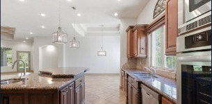 Gourmet kitchen